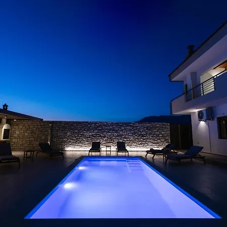 Sandshine Luxury Villa