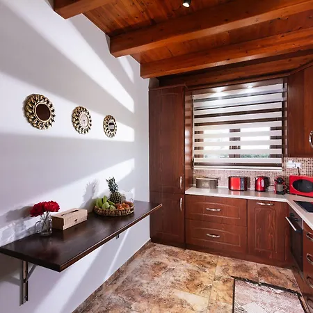 Sandshine Luxury * Kalamaki (Heraklion)